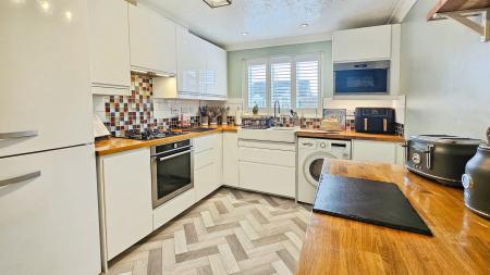 2 bedroom Detached bungalow for sale in Maple Grove, Heckington, NG34