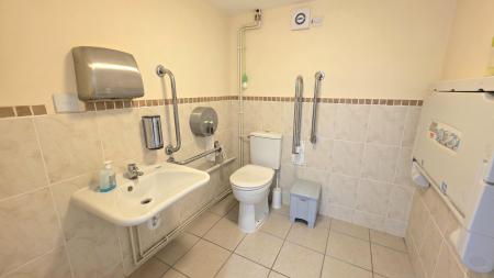 4 bedroom Cottage for sale in Market Place, Folkingham, NG34