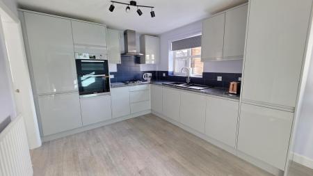4 bedroom Detached house for sale in Mayflower Drive, Sleaford, NG34