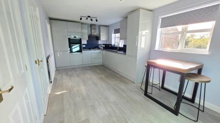 4 bedroom Detached house for sale in Mayflower Drive, Sleaford, NG34