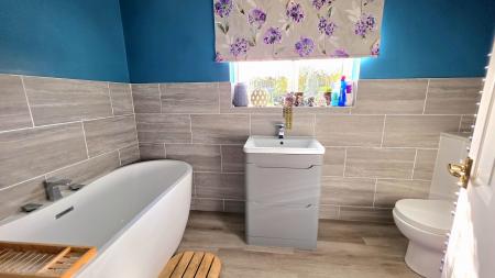 4 bedroom Detached house for sale in Mayflower Drive, Sleaford, NG34