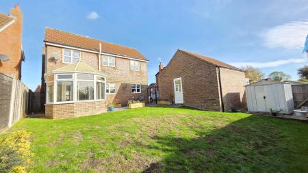 4 bedroom Detached house for sale in Mayflower Drive, Sleaford, NG34