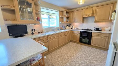 4 bedroom Detached house for sale in Mayflower Drive, Heckington, NG34