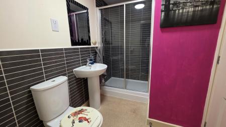 4 bedroom Town house for sale in Montrose Grove, Greylees, NG34