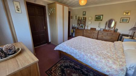 4 bedroom Detached house for sale in North Fen Road, Helpringham, NG34