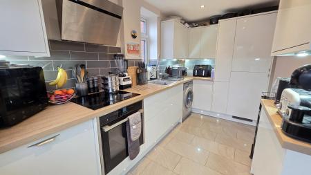 3 bedroom Semi-detached house for sale in North Parade, Sleaford, NG34