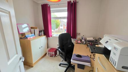 3 bedroom Semi-detached house for sale in North Parade, Sleaford, NG34