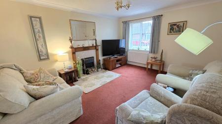 3 bedroom Semi-detached house for sale in Nursery Court, Sleaford, NG34