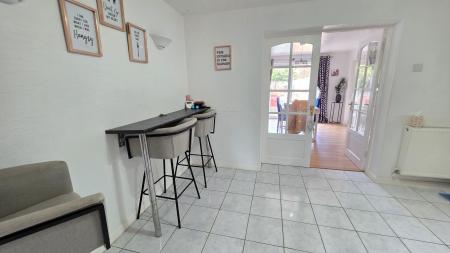 4 bedroom Terraced House for sale in Parkfield Road, Ruskington, NG34