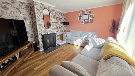 4 bedroom Terraced House for sale in Parkfield Road, Ruskington, NG34