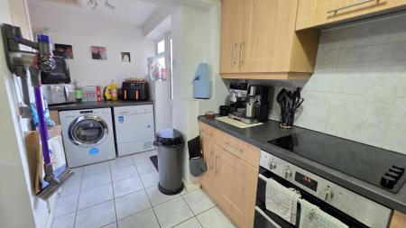 4 bedroom Terraced House for sale in Parkfield Road, Ruskington, NG34