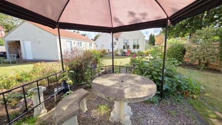 4 bedroom Detached bungalow for sale in Rectory Road, Ruskington, NG34