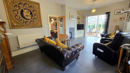 4 bedroom Detached bungalow for sale in Rectory Road, Ruskington, NG34