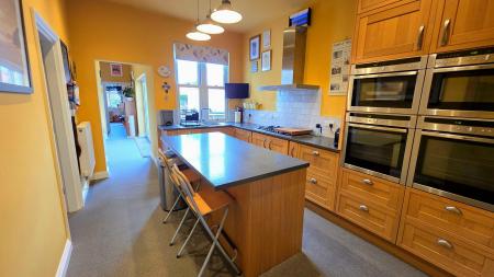 4 bedroom Detached bungalow for sale in Rectory Road, Ruskington, NG34