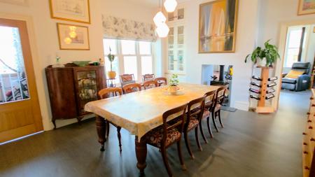 4 bedroom Detached bungalow for sale in Rectory Road, Ruskington, NG34