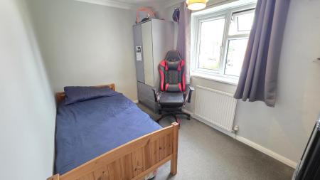 4 bedroom Semi-detached house for sale in Robertson Drive, Sleaford, NG34