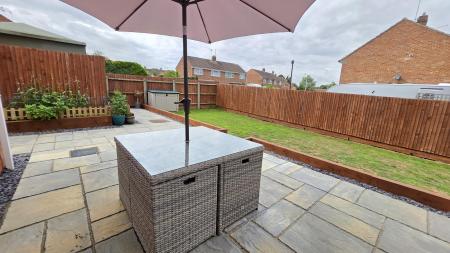 4 bedroom Semi-detached house for sale in Robertson Drive, Sleaford, NG34