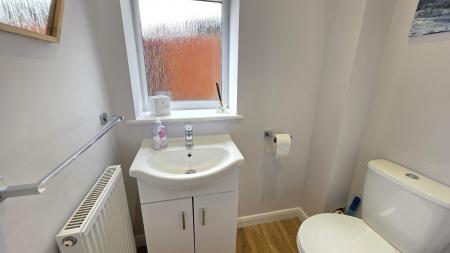 4 bedroom Semi-detached house for sale in Robertson Drive, Sleaford, NG34