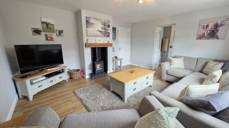 4 bedroom Semi-detached house for sale in Robertson Drive, Sleaford, NG34