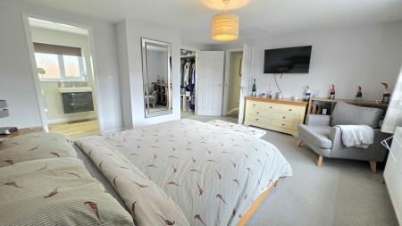 4 bedroom Semi-detached house for sale in Robertson Drive, Sleaford, NG34