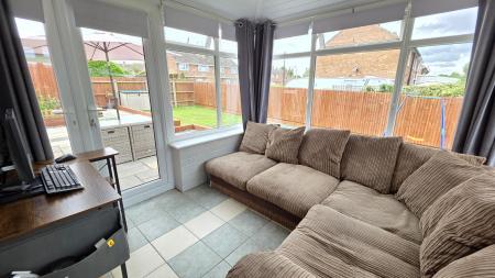 4 bedroom Semi-detached house for sale in Robertson Drive, Sleaford, NG34
