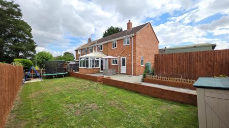 4 bedroom Semi-detached house for sale in Robertson Drive, Sleaford, NG34
