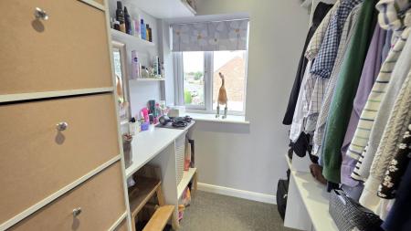 4 bedroom Semi-detached house for sale in Robertson Drive, Sleaford, NG34