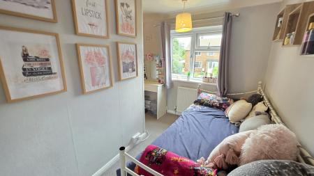 4 bedroom Semi-detached house for sale in Robertson Drive, Sleaford, NG34