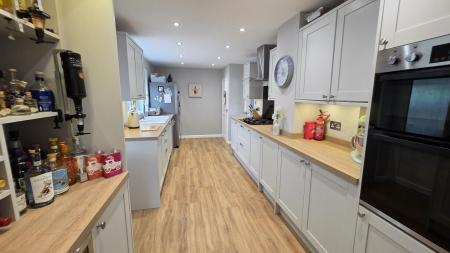 4 bedroom Semi-detached house for sale in Robertson Drive, Sleaford, NG34