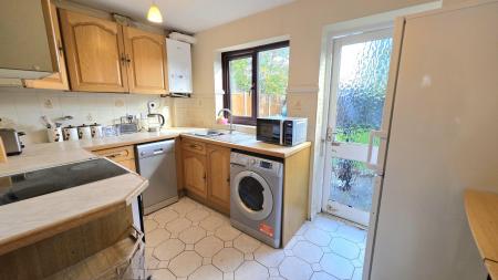 3 bedroom Semi-detached house for sale in Sandhurst Crescent, Sleaford, NG34