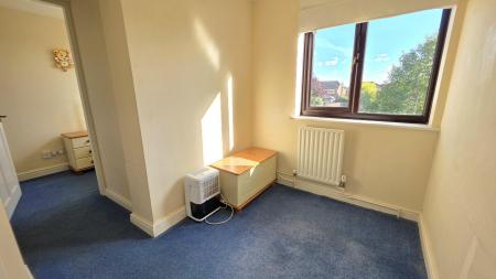 3 bedroom Semi-detached house for sale in Sandhurst Crescent, Sleaford, NG34