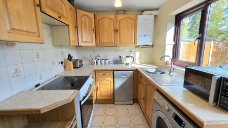 3 bedroom Semi-detached house for sale in Sandhurst Crescent, Sleaford, NG34