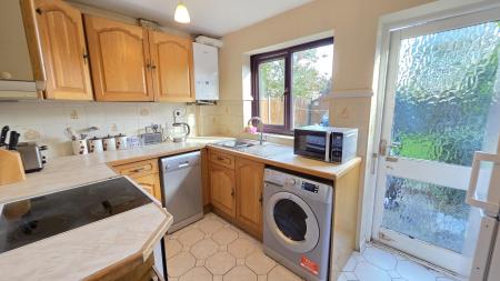 3 bedroom Semi-detached house for sale in Sandhurst Crescent, Sleaford, NG34