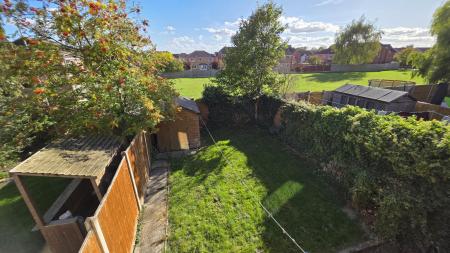 3 bedroom Semi-detached house for sale in Sandhurst Crescent, Sleaford, NG34