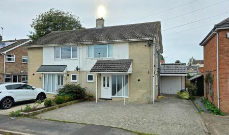 3 bedroom Semi-detached house for sale in St Giles Avenue, Sleaford, NG34