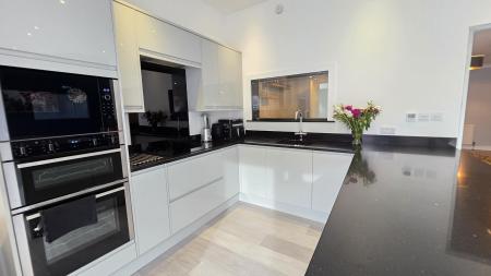 3 bedroom Semi-detached house for sale in St Giles Avenue, Sleaford, NG34