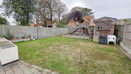 3 bedroom Semi-detached house for sale in St Giles Avenue, Sleaford, NG34