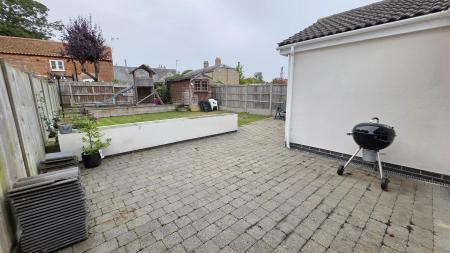 3 bedroom Semi-detached house for sale in St Giles Avenue, Sleaford, NG34