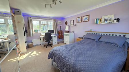 4 bedroom Detached house for sale in St Johns Close, Leasingham, NG34