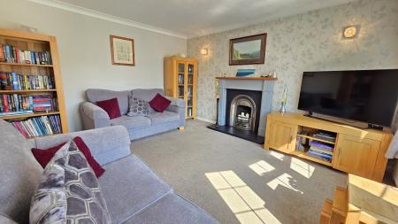 4 bedroom Detached house for sale in St Johns Close, Leasingham, NG34