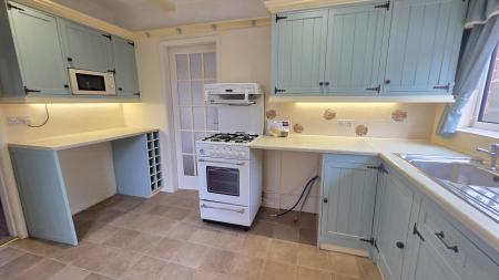 3 bedroom Semi-detached house for sale in St Michaels Walk, Sleaford, NG34