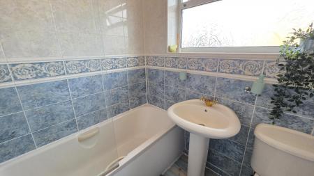 3 bedroom Semi-detached house for sale in St. Marys Drive, Sleaford, NG34