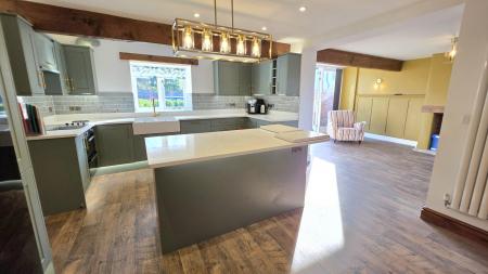 4 bedroom Barn Conversion for sale in Station Road, Timberland, LN4