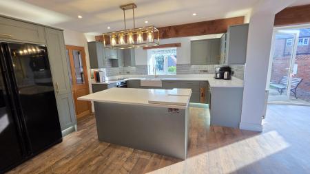 4 bedroom Barn Conversion for sale in Station Road, Timberland, LN4