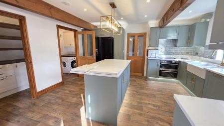 4 bedroom Barn Conversion for sale in Station Road, Timberland, LN4