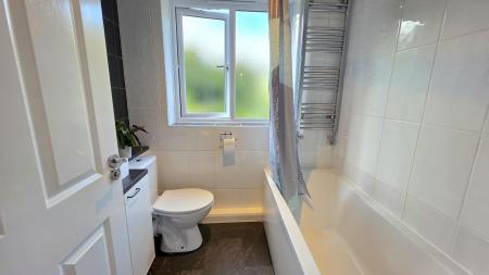 4 bedroom Detached house for sale in The Drove, Sleaford, NG34