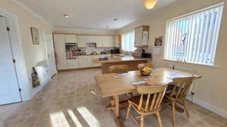 3 bedroom Detached bungalow for sale in The Firs, Ruskington, NG34