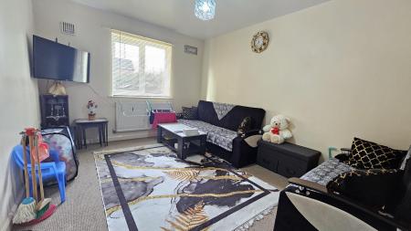 2 bedroom Flat for sale in The Hedgerows, Sleaford, NG34