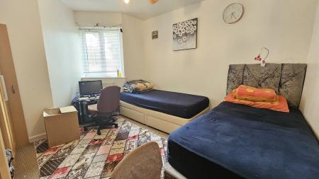 2 bedroom Flat for sale in The Hedgerows, Sleaford, NG34