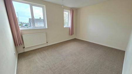 2 bedroom Terraced House for sale in The Paddock, Sleaford, NG34